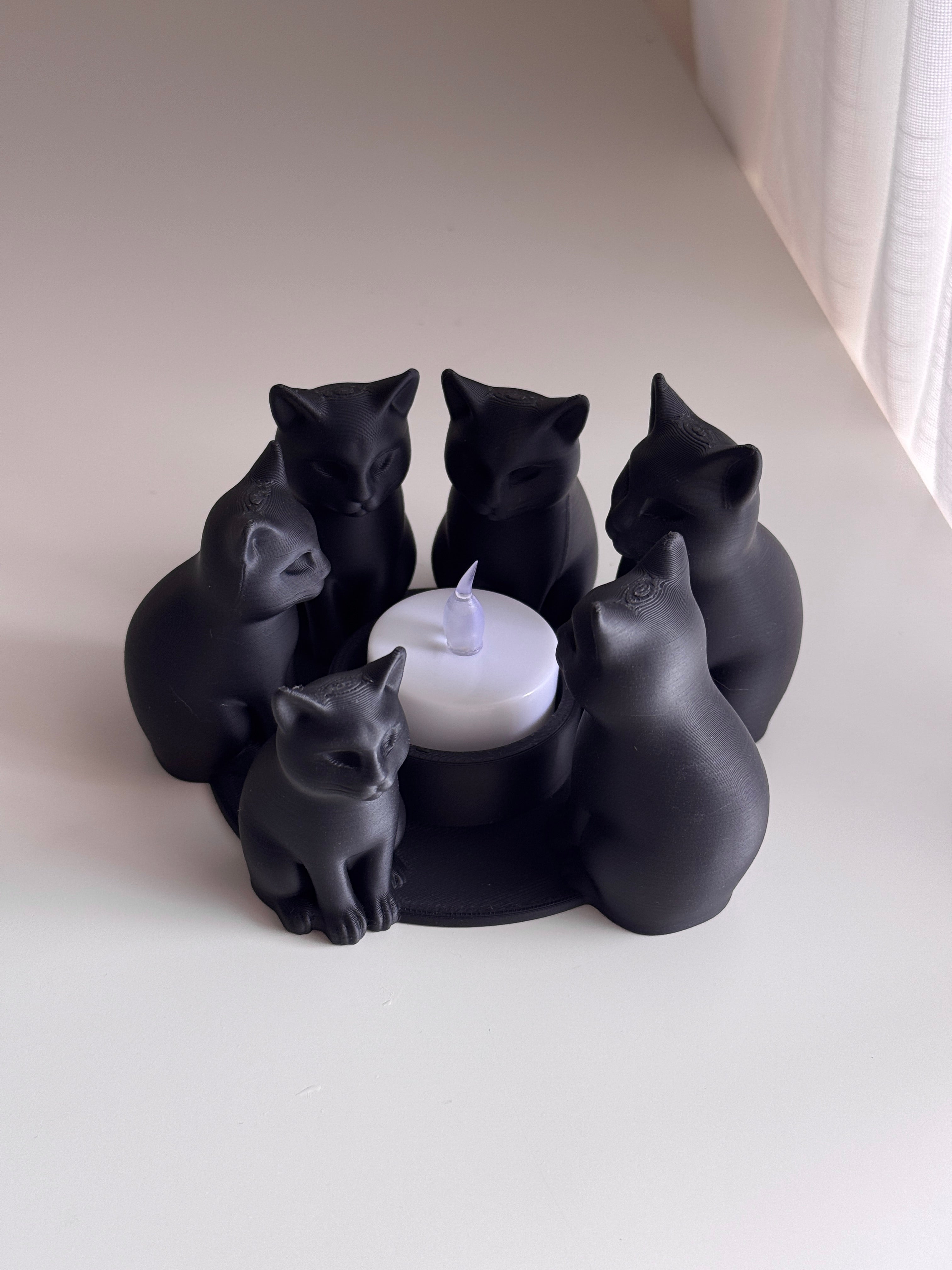 Huddling Cats Tea Lights