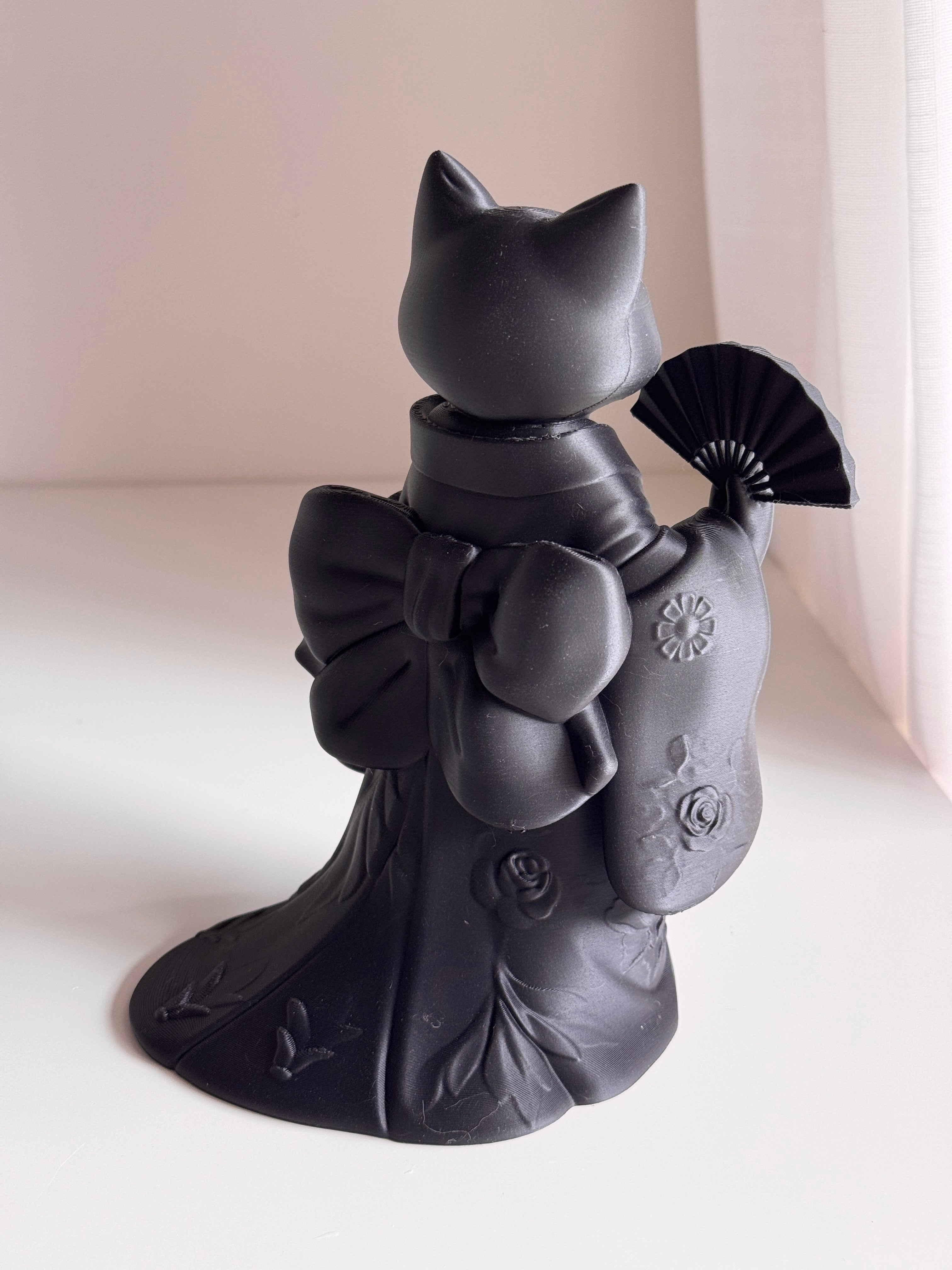 Geisha Cat Sculpture Figurine - Kimono Japanese Style Decor